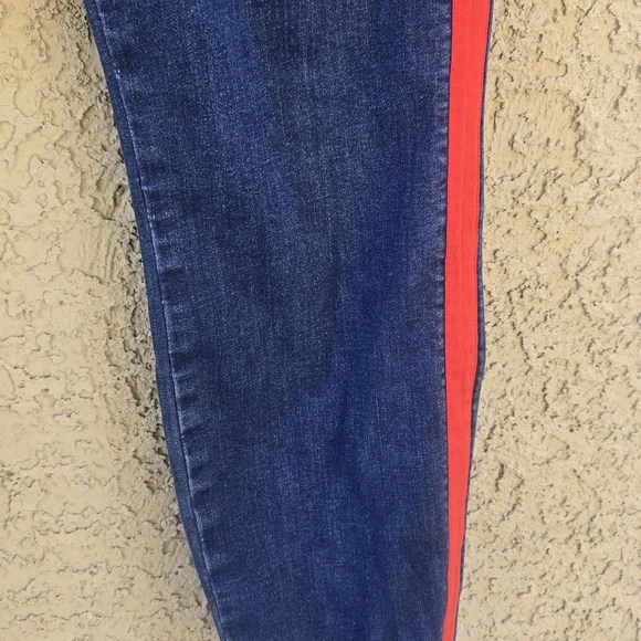 Tommy Hilfiger Red Stripe Signature Jeans - Picture 6 of 10